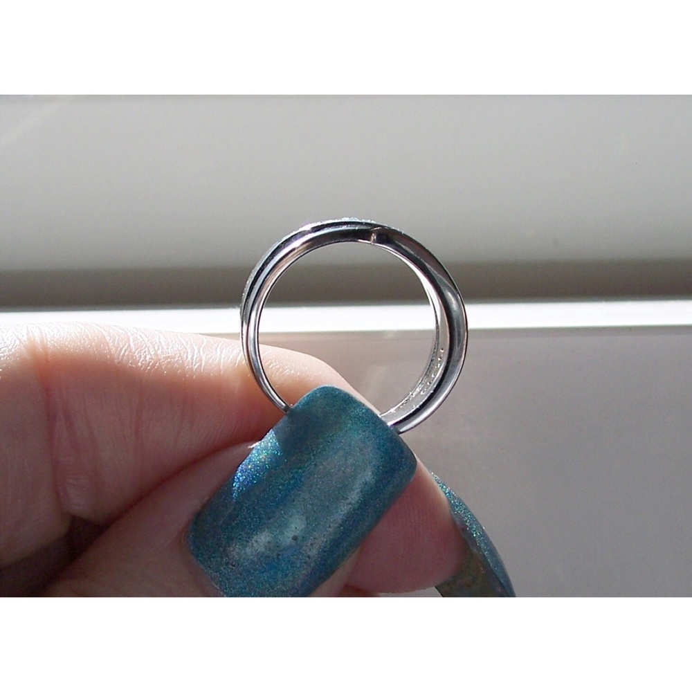 STAINLESS STEEL Top Grade Crystal Crossover Ring - Picture 7 of 16